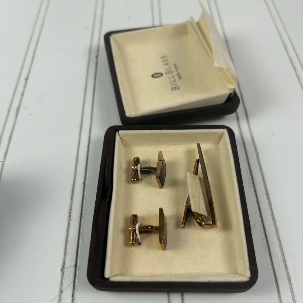 Bill Blass Vintage Elegant Gold Cufflinks and Tie Bar